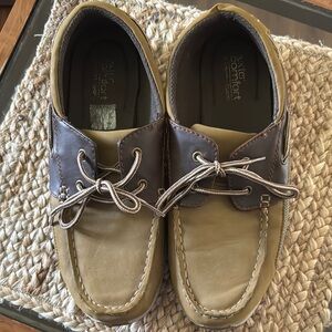 Decker Comfort Tan and Brown Boat Shoes with Moccasin Design